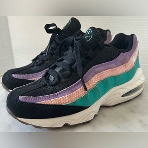 NIKE AIR MAX 95, HAVE A NIKE DAY Sz. 5.5Y. EXCELLENT CONDITION, GENDER NEUTRAL.